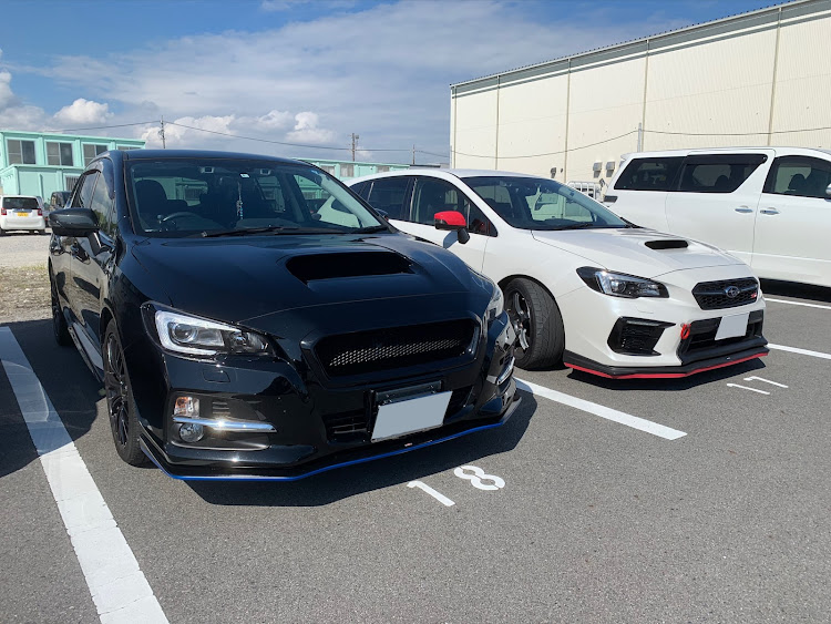レヴォーグの霞埠頭・あのベンチ再来🤣・ダーリン撮ってもらっちゃった♡・撮る人を撮る(・∀・)by.スバ女・橋と愛車♡に関するカスタム事例の投稿画像16枚目