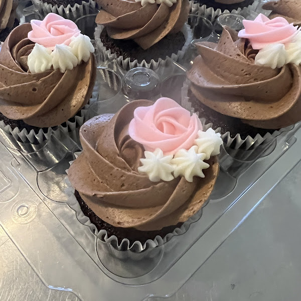 GF Chocolate cupcakes with buttercream frosting