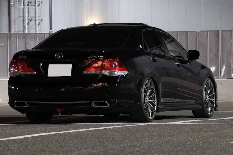 クラウンアスリートのJun Style・徘徊の帝王・CarTuneber・福岡に関するカスタム事例の投稿画像2枚目