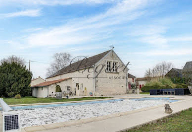 Maison avec piscine et terrasse 5