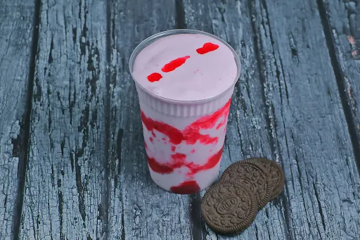 Oreo Strawberry Milkshake