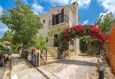 House with garden and terrace 2