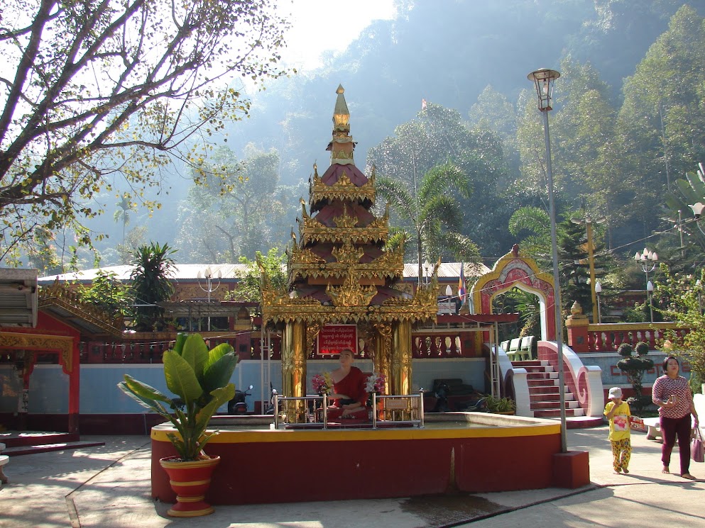 KAW KA THAUNG CAVE 