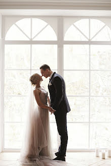 Fotógrafo de casamento Daria Ganihina (ganihinadaria). Foto de 23 de janeiro 2017