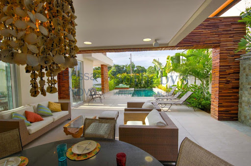 Maison avec piscine 2