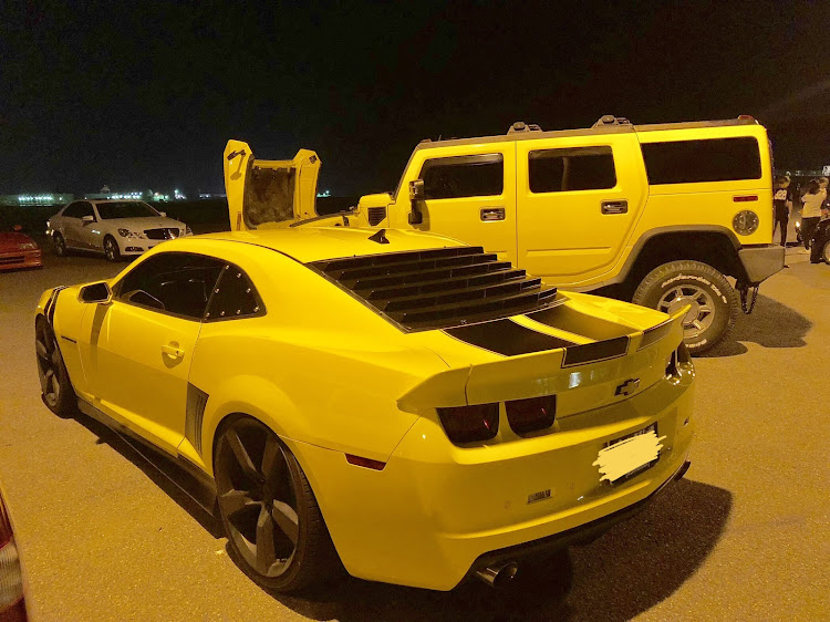 H2のHUMMER H2・HUMMER・カマロ・シボレー・埠頭に関するカスタム事例の投稿画像4枚目