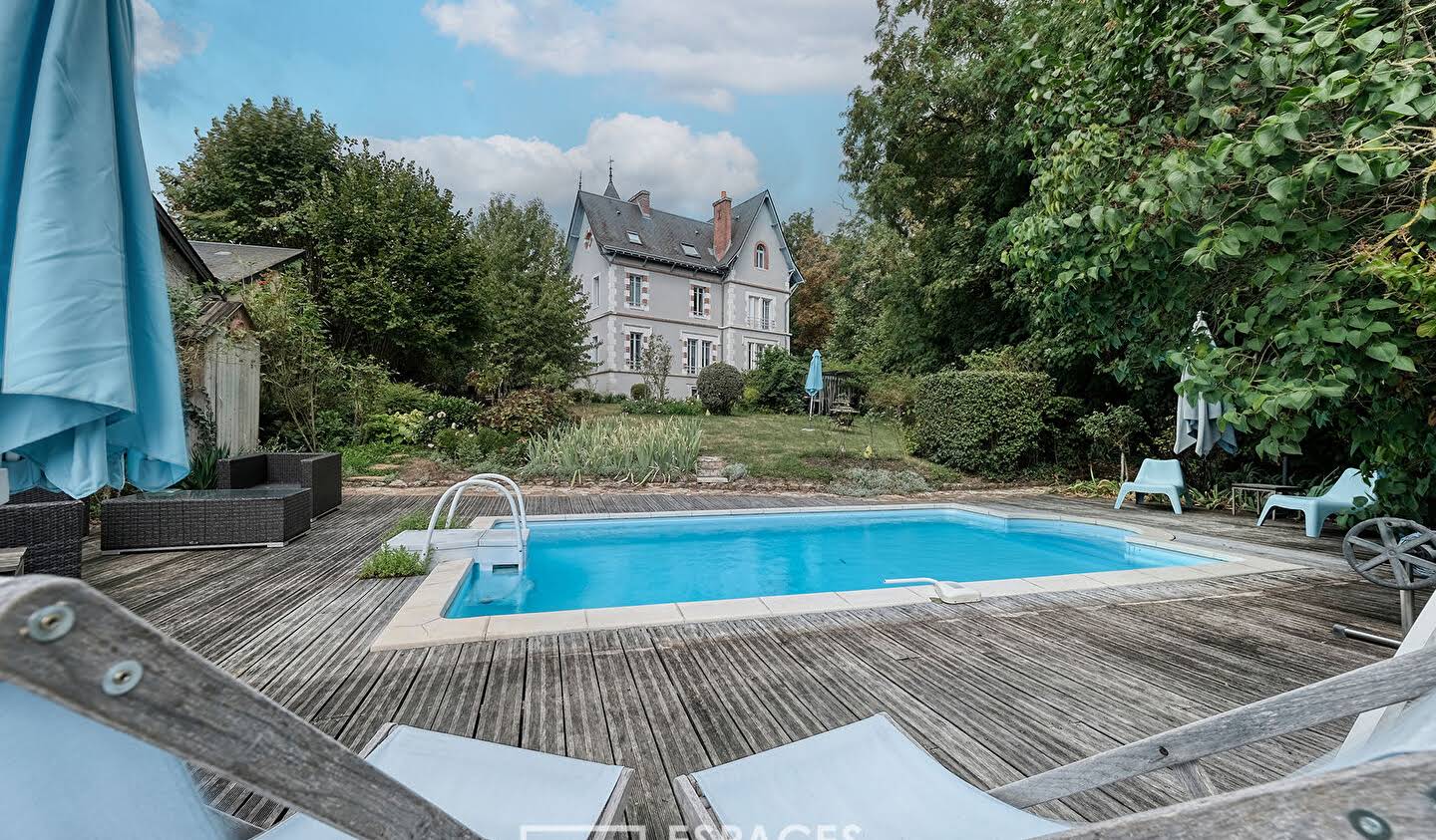 House with pool and terrace Gien