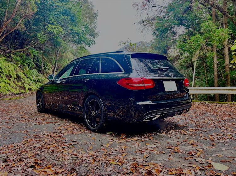 Cクラス ステーションワゴンのぽんちゅう👁️👁️さんが投稿したカスタム事例の投稿画像3枚目