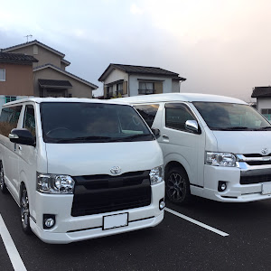 ハイエースバン TRH200V