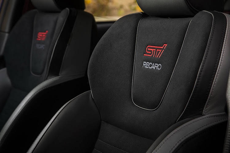 サラケンさんが投稿したSUBARU WRX STI S209model 北米仕様に関するカスタム事例の投稿画像7枚目
