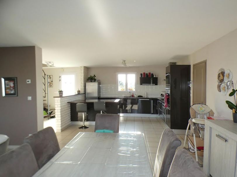 Vente maison 5 pièces 133.5 m² à Gournay-en-Bray (76220), 252 000 €