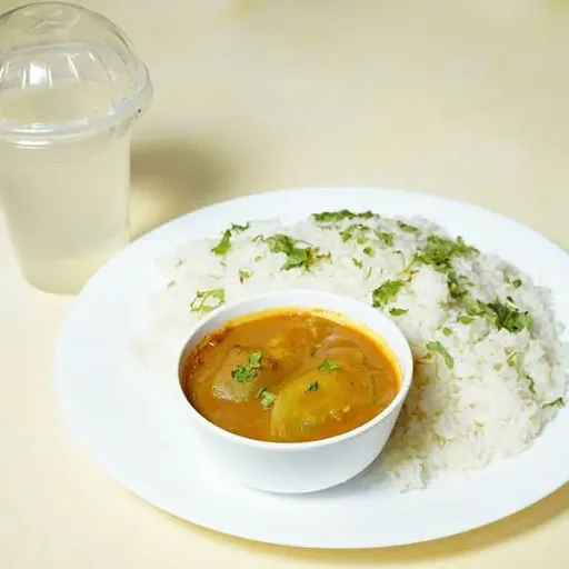 Veg Dalcha Rice With Lemonade