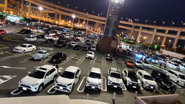 けんちゃんさんが投稿したRAV4・オフ会・大黒PA・はじめてのオフ会に関するカスタム事例の投稿画像3枚目