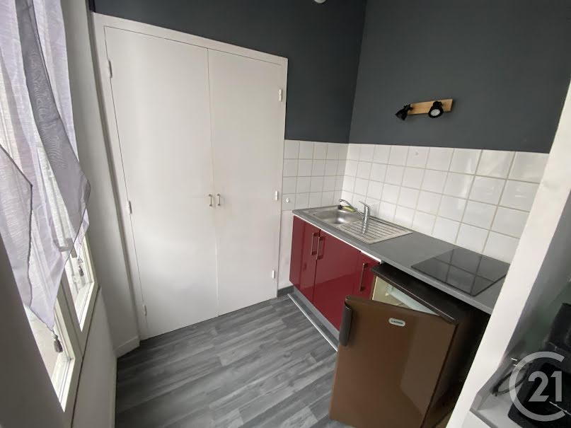 Location  appartement 1 pièce 20.14 m² à Quimper (29000), 370 €