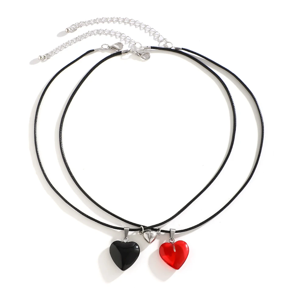 Collier Rétro Magnétique d'Amour, pour couples, créez un lien unique grâce à ce collier magnétique tendance et amoureux.