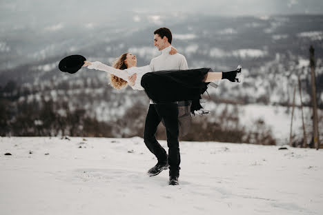 Fotografo di matrimoni Vladut Tiut (tvphoto). Foto del 31 marzo 2023