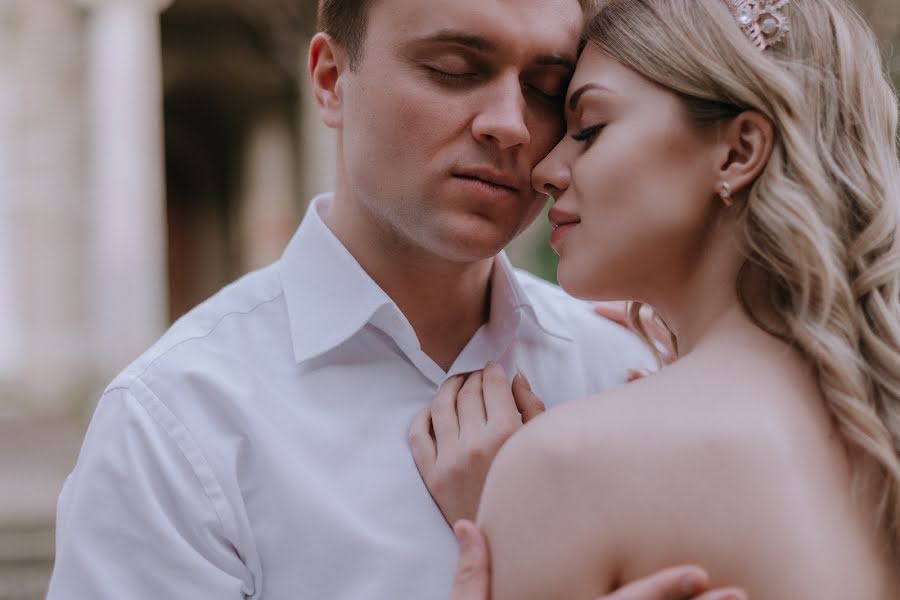 Fotógrafo de casamento Angelina Kozmenko (angelinakd). Foto de 17 de abril 2019