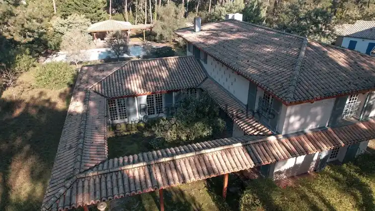Seaside house with pool