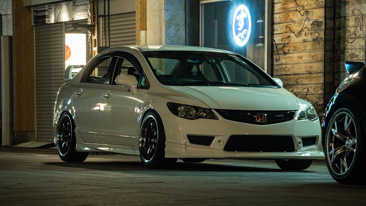 シビックタイプRのクルマのある風景・FD2・ADVAN Racing R6・シビックタイプR・シビック FD2に関するカスタム事例の投稿画像1枚目