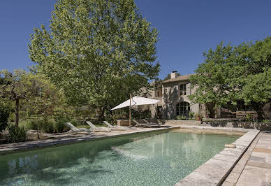 Maison avec piscine et jardin 3