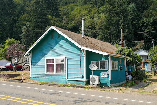Teal cottage with chimney - Buy this luxury property in Alsea, 4 bedrooms