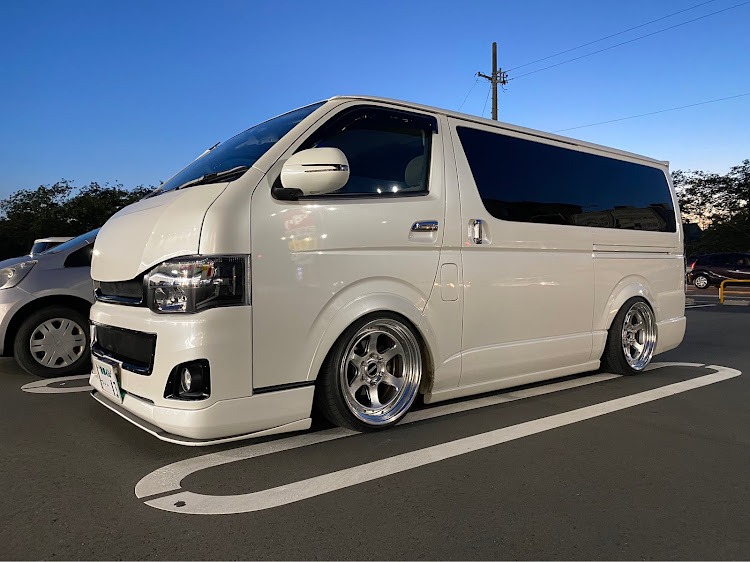 ハイエースバンの4インチ・変態の領域に行き…・やはり撮る・TRESに関するカスタム事例の投稿画像2枚目