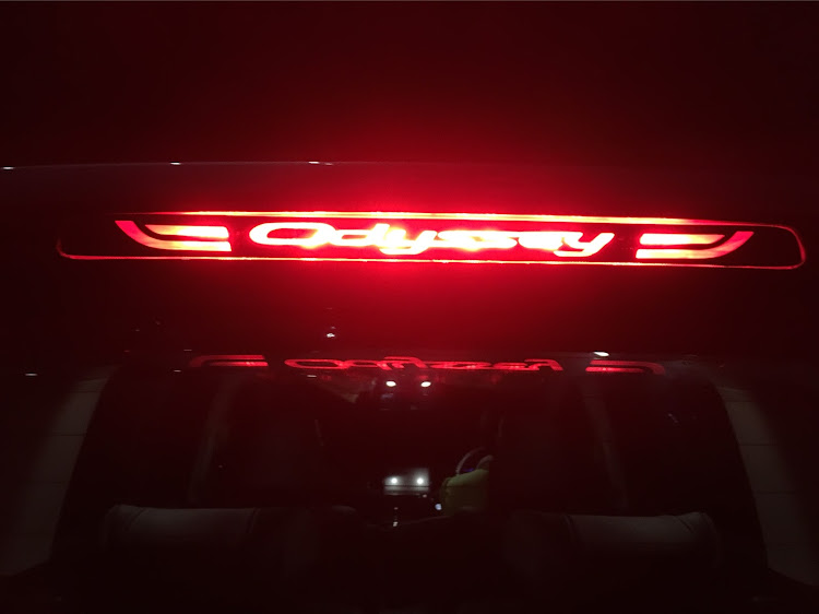 オデッセイのRCオデッセイ・エムズガレージ・DIY・ハイマウントストップランプカバーに関するカスタム事例の投稿画像3枚目