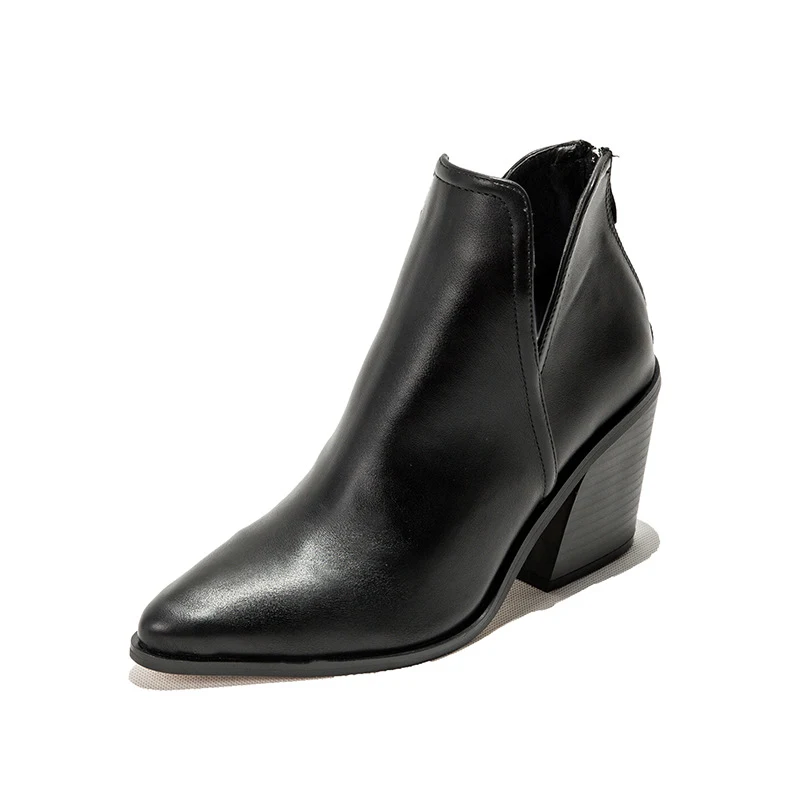 Bottines courtes léopard pour femmes à talons hauts épais et bout pointu. Élégance et confort pour toutes occasions.