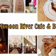 Moooon River Cafe & Books