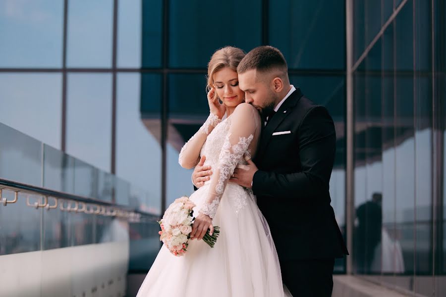 Wedding photographer Snezhana Vedlovskaya (snezhanarufoto). Photo of 24 October 2019