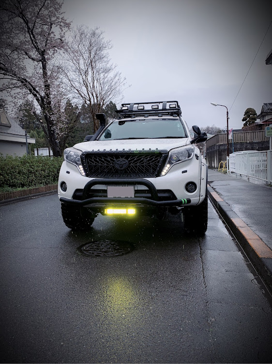 ランドクルーザープラドのモンスターエナジー・電装系DIY・LEDバーライト取付に関するカスタム事例の投稿画像3枚目