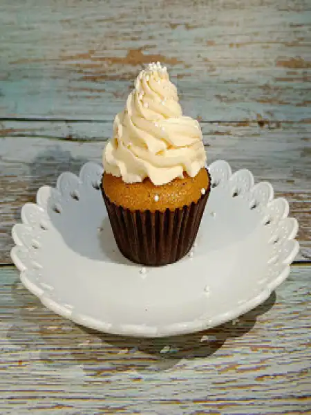 French Vanilla Reg Cupcake