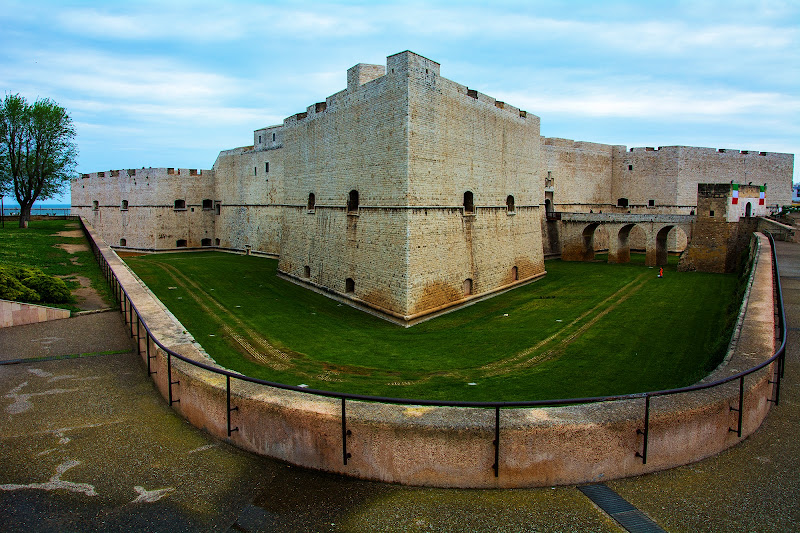 La curva del castello di Gianfvis