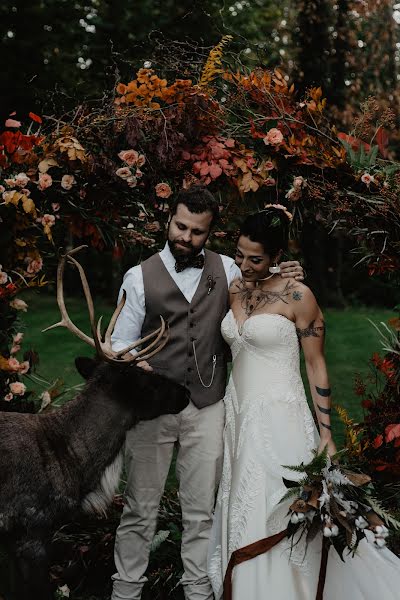 Fotografo di matrimoni Emanuele Guadagno (inbiancoenero). Foto del 19 novembre 2020