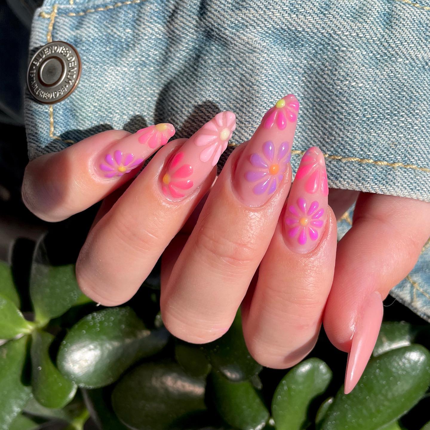 Cute 3D Flower Nails