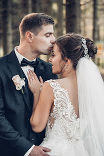 Fotógrafo de casamento Olga Sinoverska (synolya). Foto de 12 de março 2020