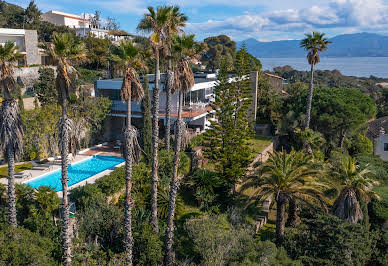 Maison avec piscine en bord de mer 16