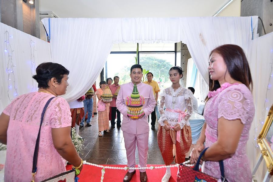 Fotógrafo de casamento Kittikun Ulop (totpash). Foto de 7 de setembro 2020