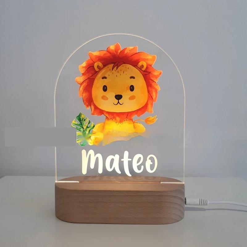 Lámpara 3D Nocturna León Pequeño Acrílico Plug-in Creativo Iluminación Cálida Decoración Original Dormitorio Infantil Regalo Ideal