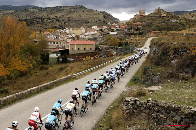 Negende etappe in de Vuelta wordt een rit voor de sprinters: peloton controleert kopgroep van twee renners