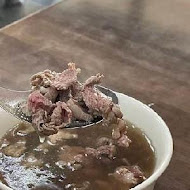 助仔牛肉湯