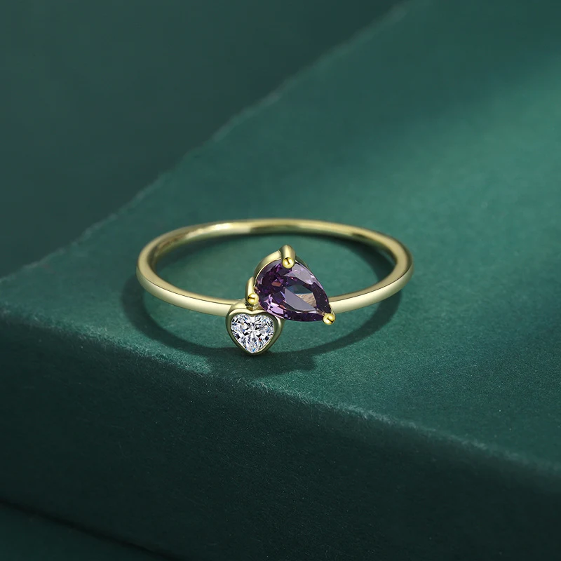 S925 Sterling Zilver 14K Vergulde Ring met Paarse Edelsteen en Perzik Hart. Een prachtige ring voor een vleugje romantiek.