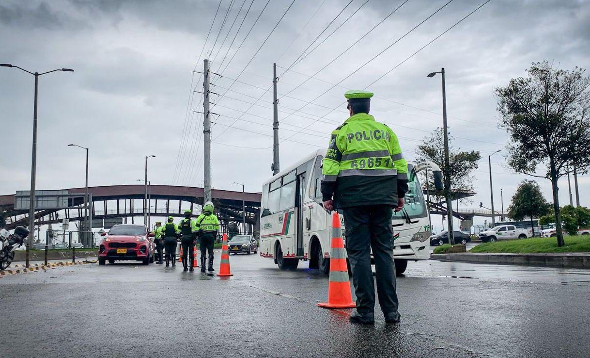 Operativo de control realizado por la Policía de Tránsito de Bogotá por Pico y Placa Regional