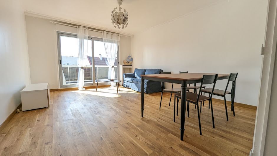 Location meublée appartement 3 pièces 73.51 m² à Le Bourget (93350), 1 290 €