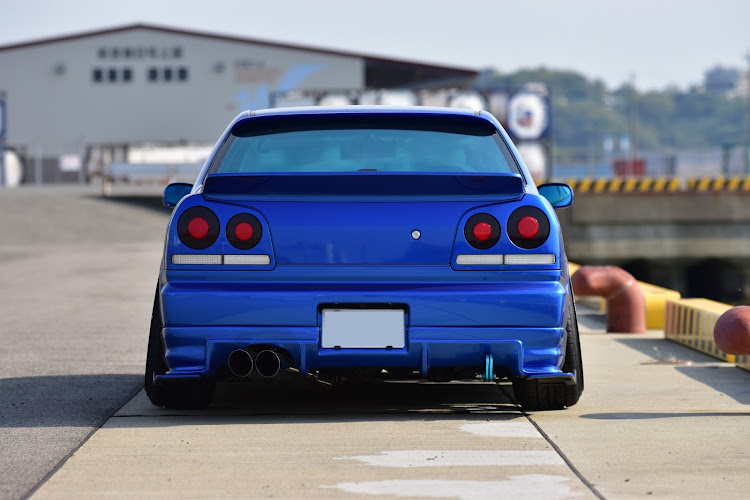 スカイラインの仕事帰りに寄り道・真横ショット・真後ろショット・いつもの港・和歌山に関するカスタム事例の投稿画像3枚目