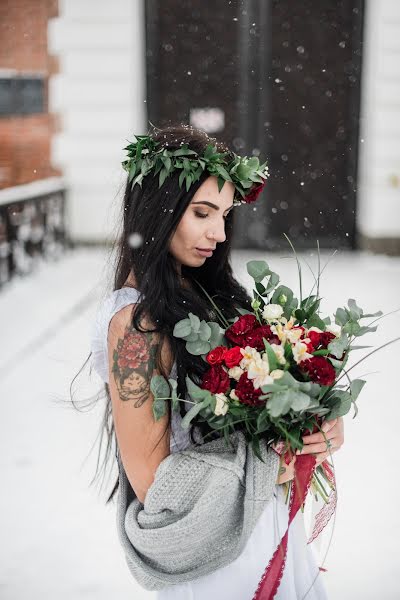 Fotógrafo de casamento Oleg Susyak (olegphoto1505). Foto de 7 de fevereiro 2020