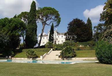 Villa avec piscine et jardin 2