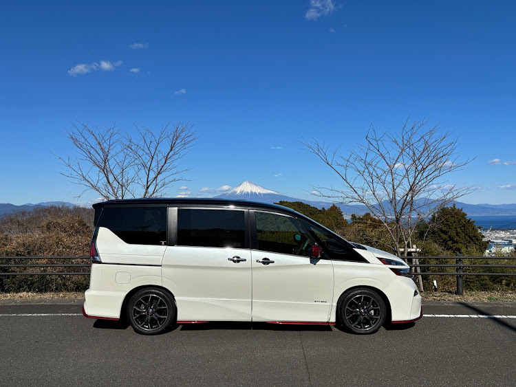 セレナのdaisuke5523さんが投稿したカスタム事例の投稿画像4枚目