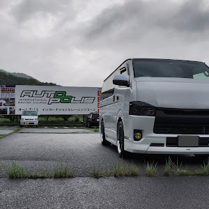 ハイエースバン TRH200V