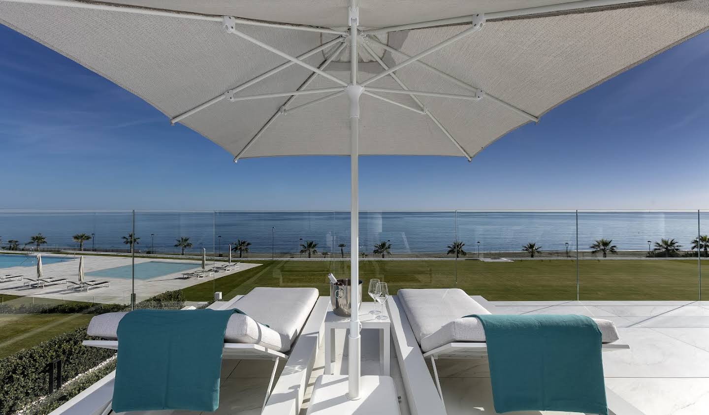 Appartement contemporain avec terrasse et piscine Marbella